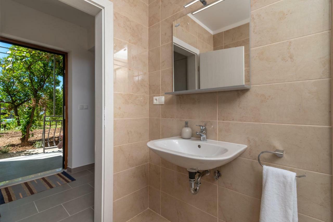 Kiwi Apartment Trogir Exterior photo